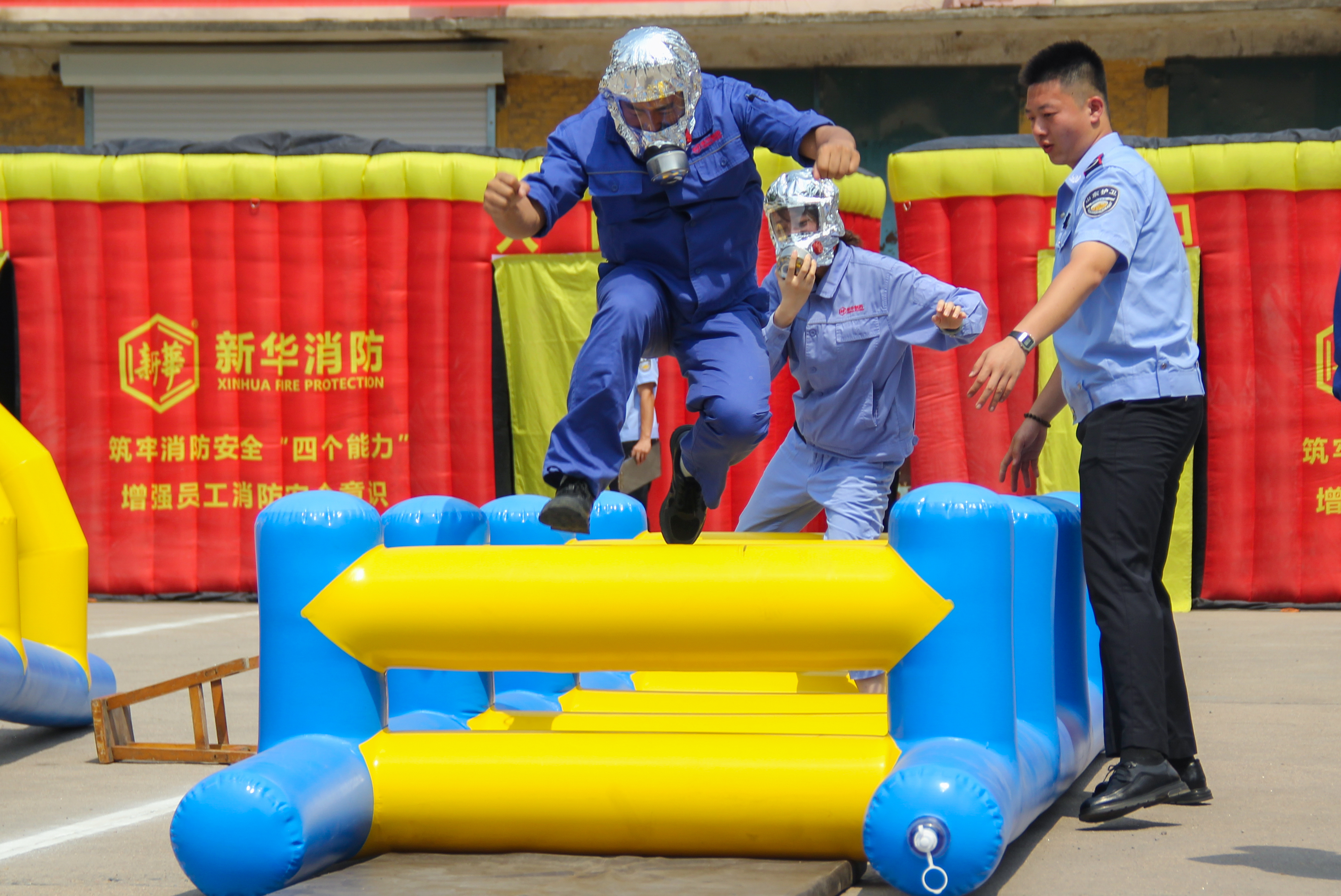 20260612 2026年度消防运动会 东一路老厂区灯光球场 火场逃生项目3 20260612 2026年度消防运动会 东一路老厂区灯光球场 火场逃生项目3.jpg